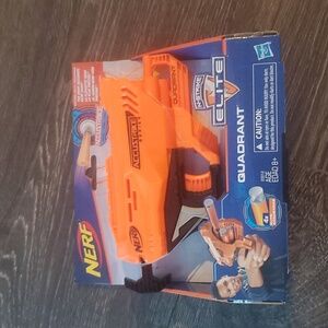 2017 Hasbro - NERF N-Strike Elite AccuStrike Quadrant Blaster - New